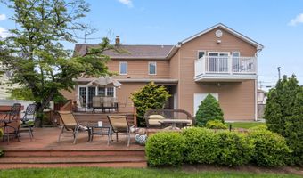13 Evans Ave, Albertson, NY 11507