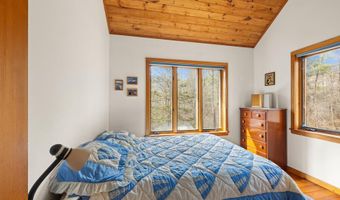 40 Indian Ladder Dr, Altamont, NY 12009