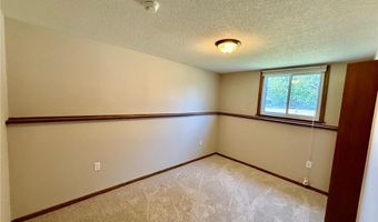 188 150th St W, Apple Valley, MN 55124