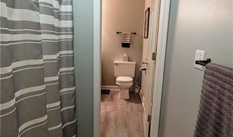 222 Shallowbrook Dr, Advance, NC 27006