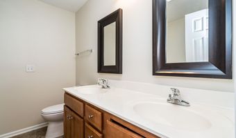 1010 Mica Lamp Ct, Apex, NC 27502