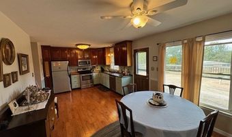 827 Wolf Creek Ln, Appomattox, VA 24522