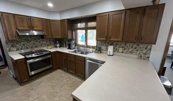 1021 NE 15th Ave, Aberdeen, SD 57401