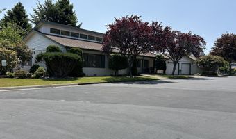 801 BROOKHAVEN Dr A, Brookings, OR 97415