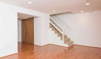 1524 N KENTUCKY St, Arlington, VA 22205