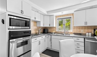 28 Alton Ave, Cumberland, RI 02864