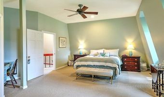 12 Howe St, Bristol, RI 02809