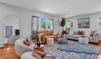 168 Leonardville Rd, Belford, NJ 07718