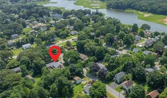 54 Isabelle Dr, Narragansett, RI 02882