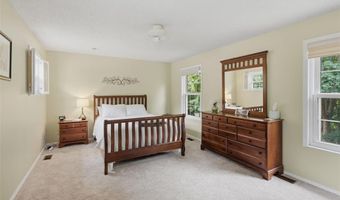 130 Holly Garden Dr, Ballwin, MO 63021