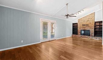 236 Beacon Ln, Atmore, AL 36502