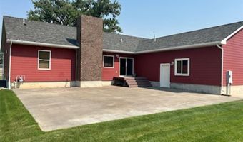 184 S 1st St W, Cowley, WY 82420