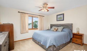 325 WOODLAND Dr, Andalusia, IL 61232