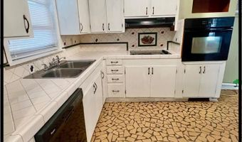 203 Kyle St, Batesville, MS 38606