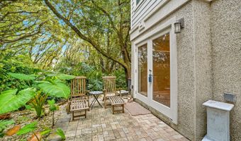 50 BEACH COTTAGE Ln, Atlantic Beach, FL 32233