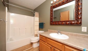 712 S 7th Ave, Brandon, SD 57005