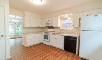 1226 Wissmann Dr, Ballwin, MO 63011
