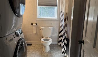 35 Maple St, Baileyville, ME 04694