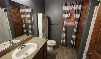 913 34th St, Cody, WY 82414