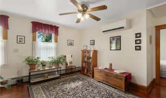 19 Bouvier Ave, Lincoln, RI 02838