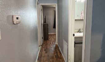 105 S 6th St, Albia, IA 52531