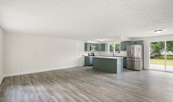 615 Country Club Ln, Anderson, IN 46011