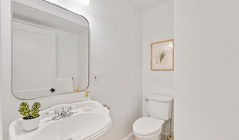 6111 35TH St N, Arlington, VA 22213