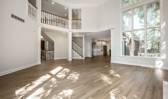 10571 Chatham Ct, Carmel, IN 46032