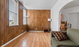323 5TH St, Algoma, WI 54201