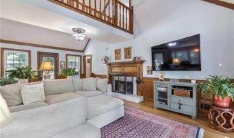 3774 Hunters Chase Ct, Peachtree Corners, GA 30096