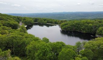 37 Evergreen Rd, Alloway, NJ 07461