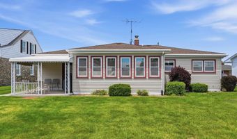 7589 Colony Dr, Algonac, MI 48001