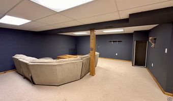 300 Kellogg Ln, Auburn, KS 66402