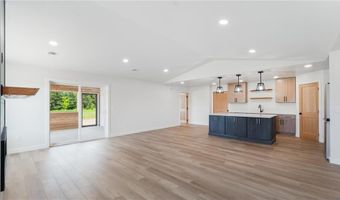324 Old Glory Dr NE, Alexandria, MN 56308