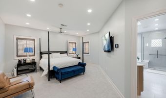 12 S Broadway, Beverly Shores, IN 46301