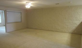 1917 Villa Dr, Artesia, NM 88210