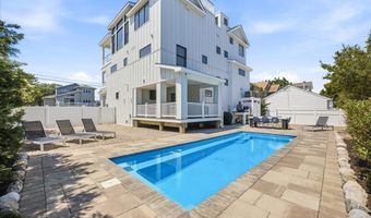 115 9TH St, Beach Haven, NJ 08008