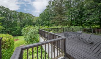 117 Long Meadow Hill Rd, Brookfield, CT 06804