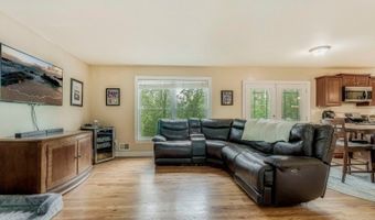 221 Sussex Ave, Andover, NJ 07860