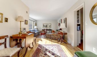 2700 N DINWIDDIE St N, Arlington, VA 22207