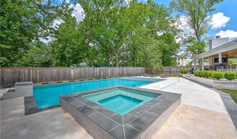 103 NE 7th St, Bentonville, AR 72712