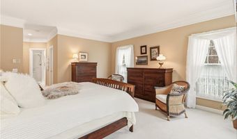 815 Centerville Trl, Aurora, OH 44202