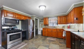 122 S Edgehill Ave, Austintown, OH 44515