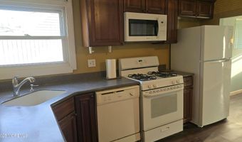 131 Veeder Ln, Bayville, NJ 08721