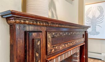 81 Mathewson Rd, Barrington, RI 02806