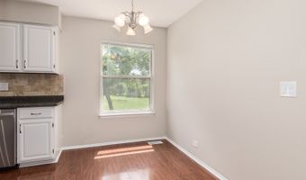352 Country Ln, Algonquin, IL 60102