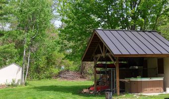 14 Helen St, Auburn, ME 04210
