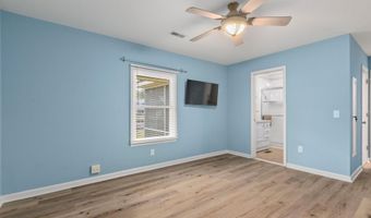 402 Chippendale Ln, Bonneau, SC 29431