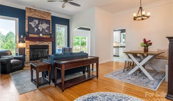 47 Timberwood Dr, Asheville, NC 28806