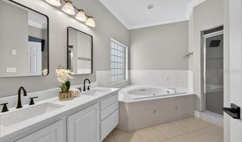 908 HILLY BEND Dr, Apopka, FL 32712